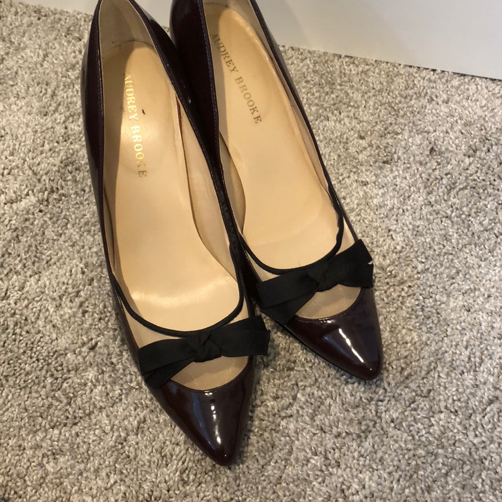 Audrey Brooke Maroon Heels